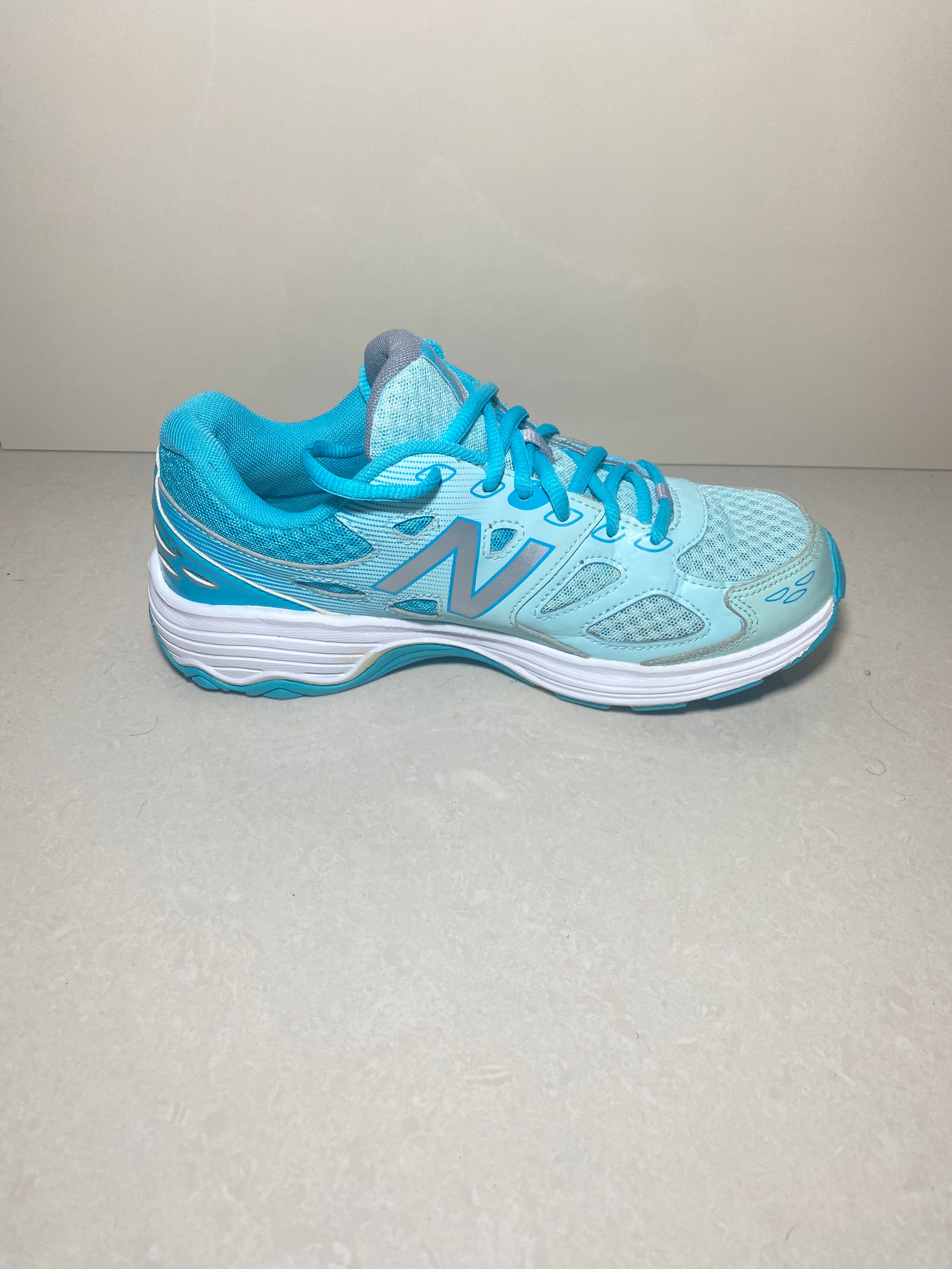 New Balance Aqua Surge