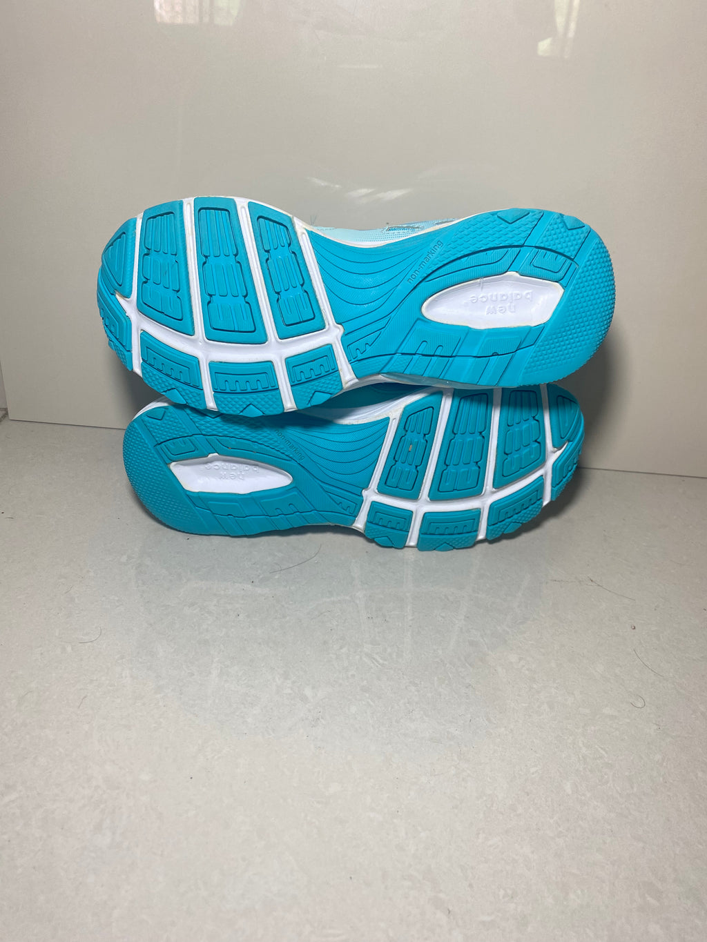 New Balance Aqua Surge