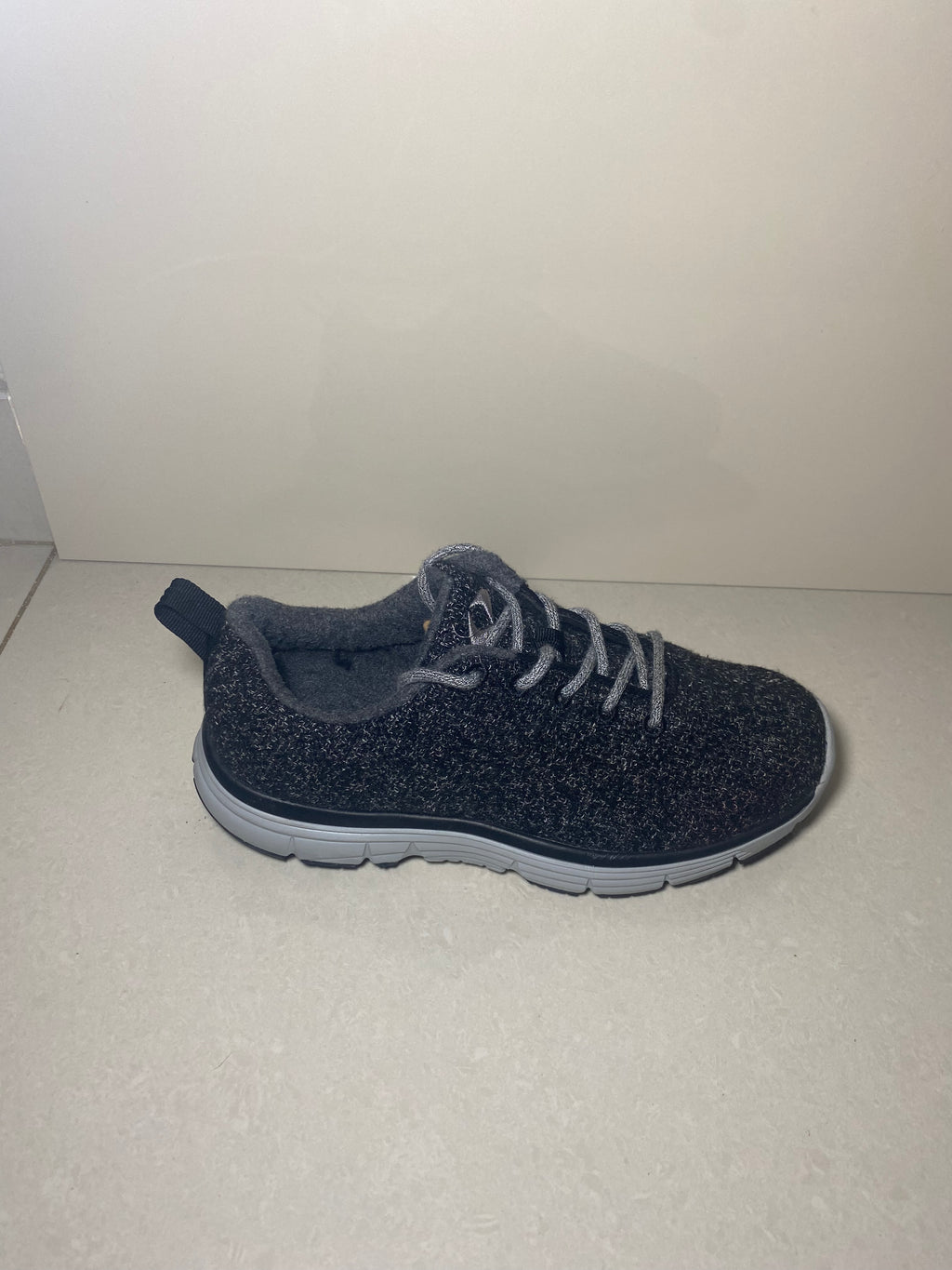 Apex Knit Flex Lightweight Running Shoes — Charcoal & White
