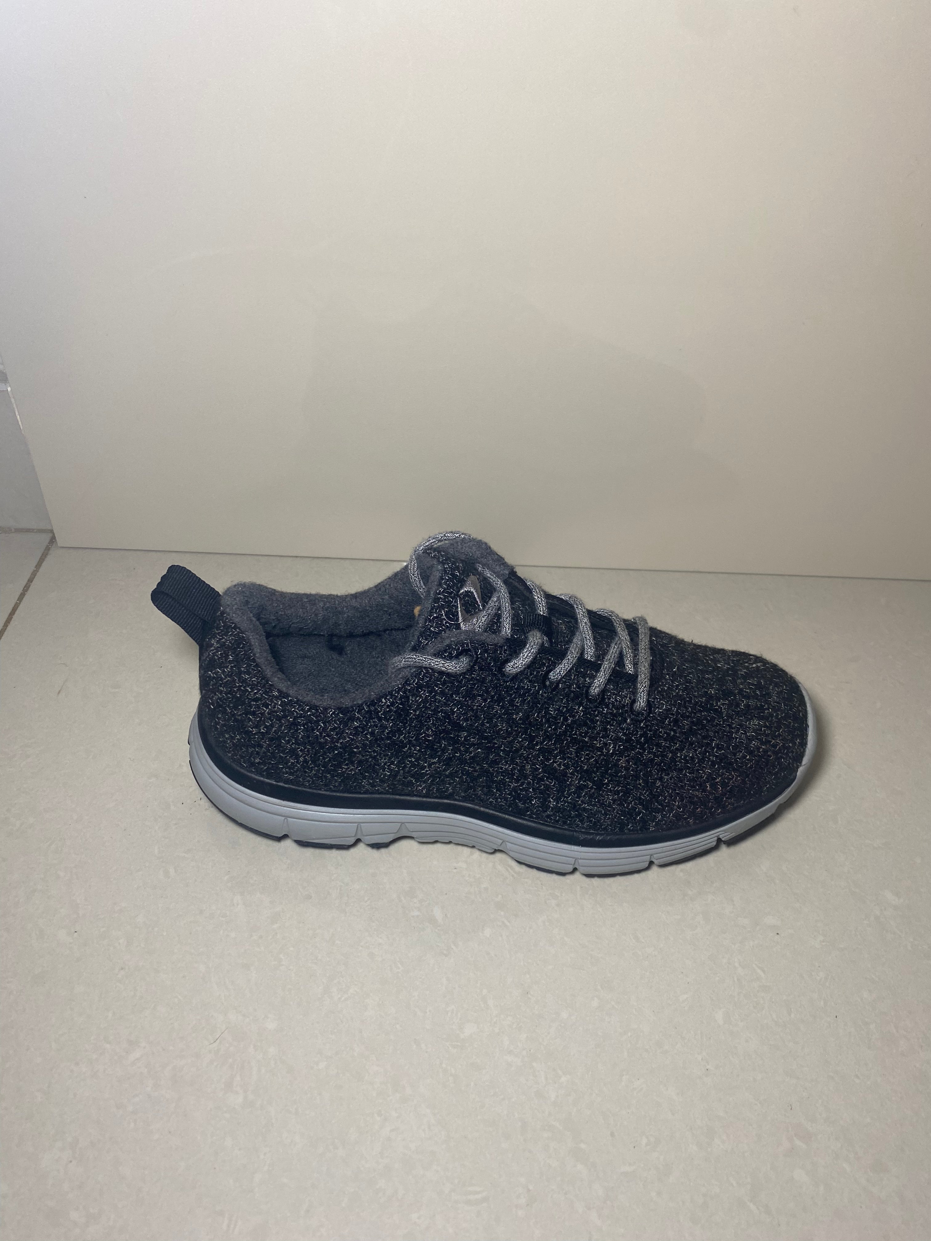 Apex Knit Flex Lightweight Running Shoes — Charcoal & White