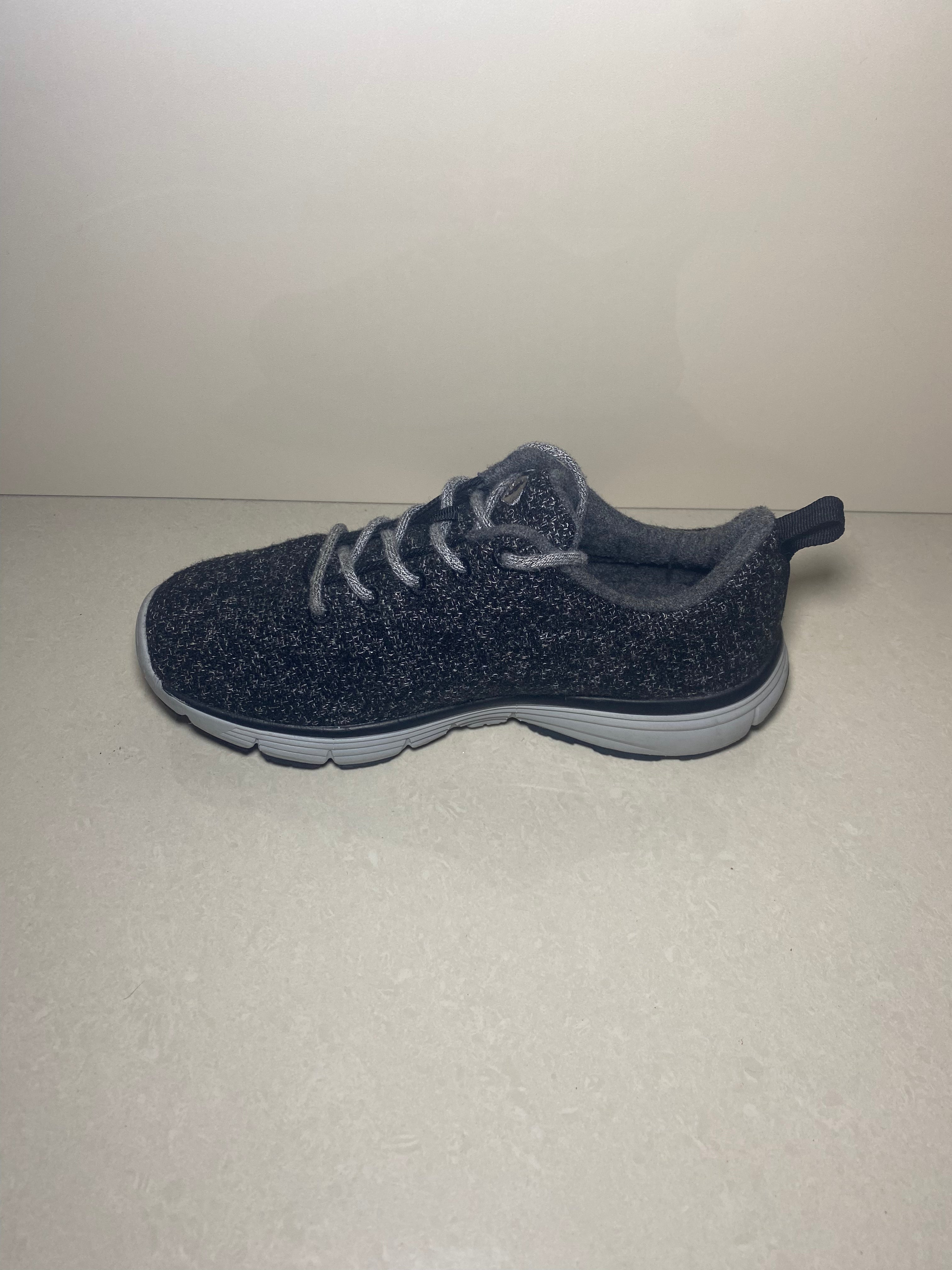 Apex Knit Flex Lightweight Running Shoes — Charcoal & White
